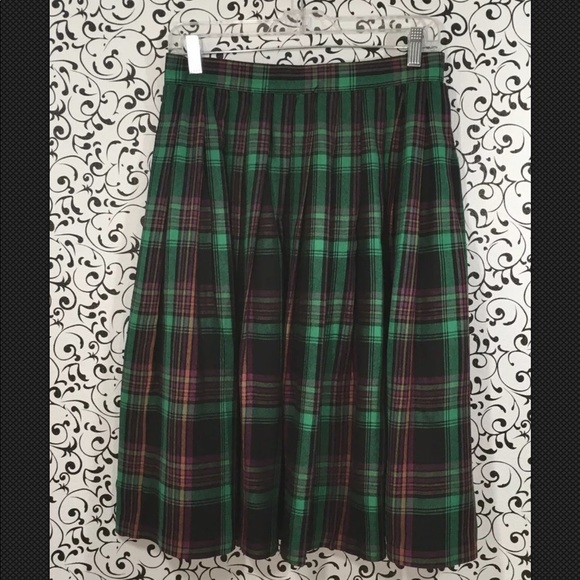 Liz Claiborne Collection Petite Plaid Skirt - Picture 2 of 5